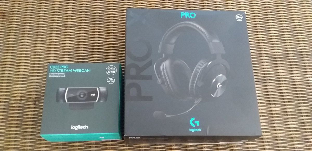 KuroHawkThe13th's tweet photo. Me and @jmcloudburst are out here!
@LogitechG @UGCZA
#Casting101 https://t.co/B8tyarhWgb