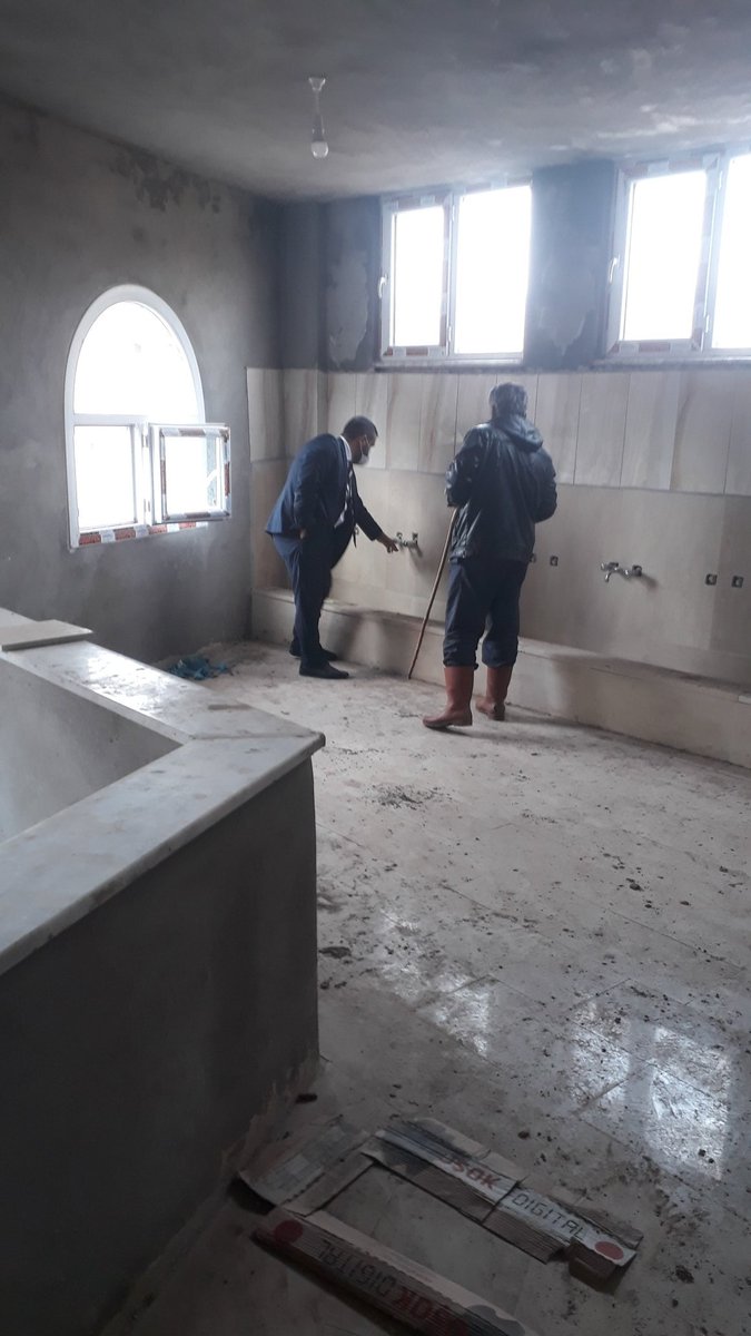 İlçe Müftümüz Sayın Besri BİLGETAY'dan İlçemize bağlı Fatih Mahallesine ziyaret ;

İlçe Müftümüz ziyareti sırasında mahalle sakinlerinin kurumumuzla alakalı taleplerini dinleyerek, yapımı devam eden Camii ve Taziye evinin inşaatlarında eksikliklerin tamamlanması konusuna değindi.