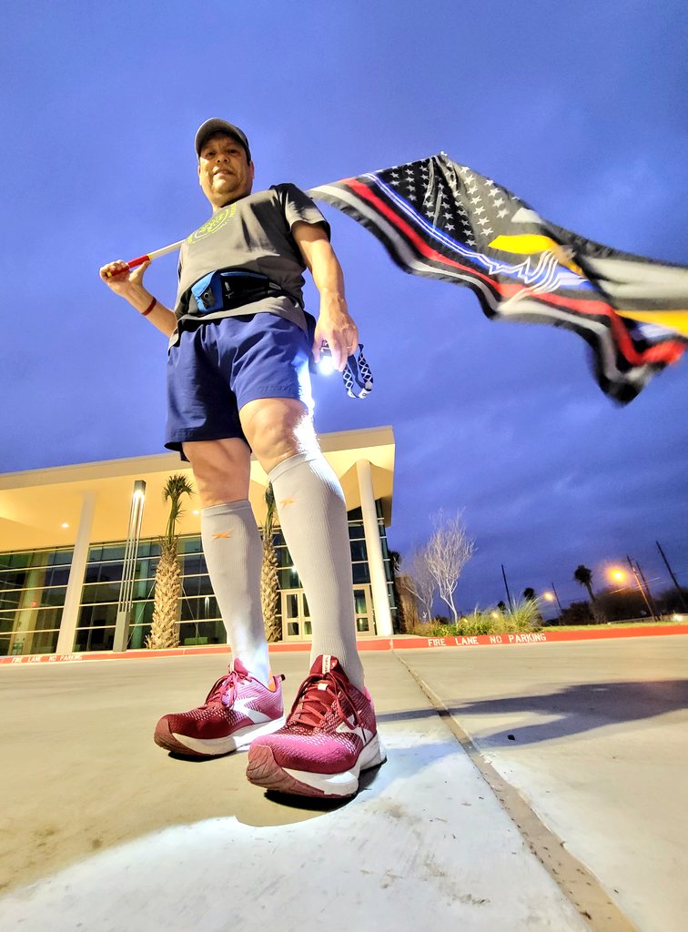 jesqueda's tweet photo. Wednesday morning run #rgv #run #running #rgvrunning #BacktheBlue #firstresponders #thinblueline #extremefitUSA #texas #100MilesinMarchChallenge #prostatecancer https://t.co/Un816MW2n8