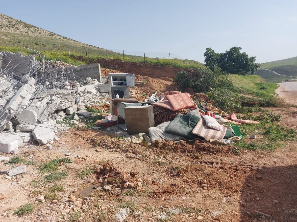stopthewall's tweet photo. The Israeli occupation seeks to relocate Humsa residents to Ein Shebleh by demolishing their village. Yet, Ein Shelbleh is another target of ethnic cleansing as Israeli [Hyundai] bulldozers demolished houses of residents in Ein Shebleh today. 
#Right2Exist @TheCanaryUK @CorpOcc https://t.co/vD7Zt61RFM