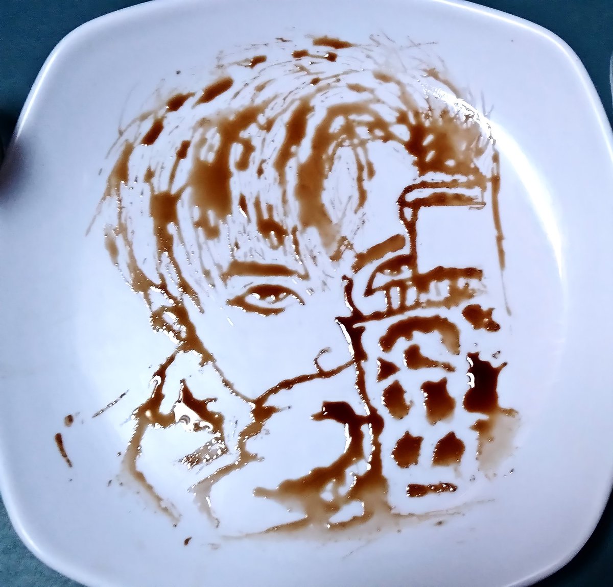 food art (?) drew kickback ten using soy sauce ◡̈ srry it ain't clean 

#TEN #WayV_Kick_Back 
#DesignedBy10velys #텐 #李永钦