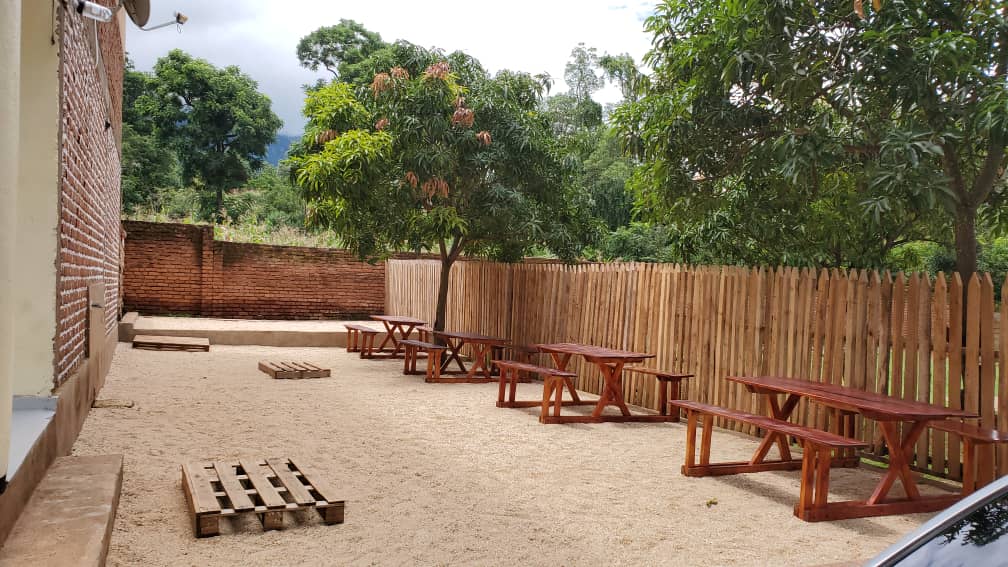 Fee-ka Hostel, BT tweet media