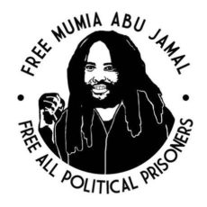 "La liberté est le seul remède."
C'est ce que déclare le médecin de Mumia Abu-Jamal. Mumia est en prison depuis 40 ans. Accusé d'avoir tué un policier, il a toujours clamé son innocence. Il souffre de très graves problèmes de santé sans recevoir les soins adéquats. #FREEMUMIA