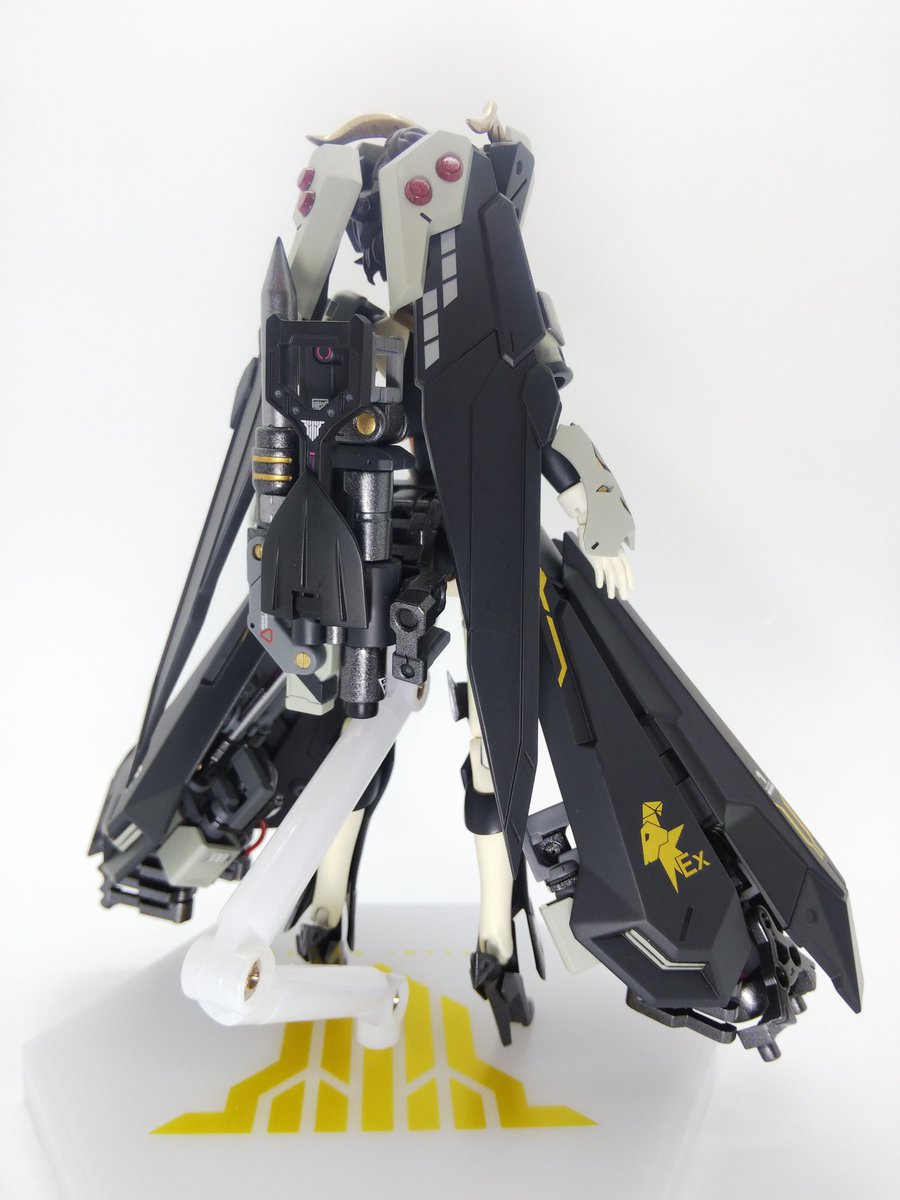 yamacology's tweet photo. エクソシスト・カスタム完成しました。
元キットのデザインが好きなので、シルエットは大きく変えずにカスタム機っぽく見えるようにやりました。
#メガミデバ���ス https://t.co/jDXWqLhVWW