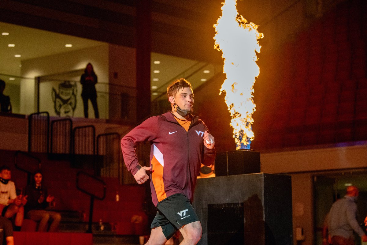 HokiesWrestling's tweet photo. 𝙍𝙤𝙪𝙣𝙙 𝙩𝙧𝙞𝙥 𝙩𝙞𝙘𝙠𝙚𝙩 𝙩𝙤 𝙎𝙩. 𝙇𝙤𝙪𝙞𝙨 🛩

We're sending 8️⃣ Hokies to the NCAA National Championships‼️

Seeding and brackets will be revealed this evening during the NCAA Wrestling Championships Selection Show on https://t.co/HoYyxIZC3V at 6pm! #ALLINALLTHETIME🦃 https://t.co/FwX2V0FIDM