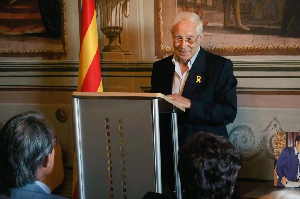 alexmurmoia's tweet photo. Ramon, bon amic. La notícia del teu decés ens ha colpit i ens ha entristit profundament.

Moià perd un ciutadà entranyable que estimava la cultura popular de la Vila. La sardana perd el seu més fidel profeta, sempre de bracet amb la Mercè. Acompanyarem la família en el dolor. DEP https://t.co/WM1fvJ09kq