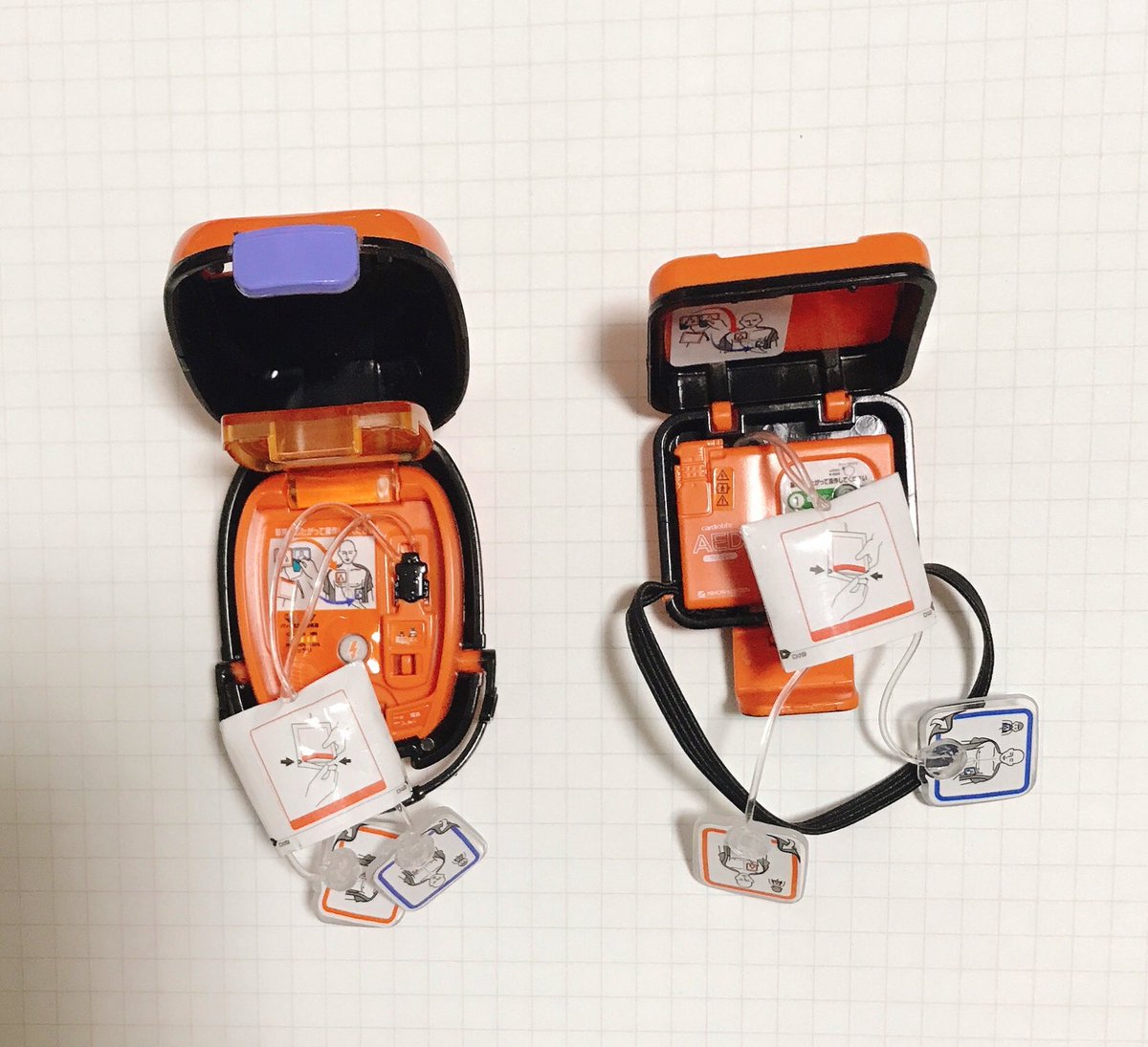 まずりん 独身olのすべて 5 13発売 こないだ買ったガチャのaed 小さいのにきちんと電極パッドが出てくる仕様 まずりん 独身olのすべて 5 13発売 こないだ買ったガチャのaed 小さいのにきちんと電極パッドが出てくる仕様