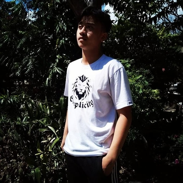 AndieJulian08's tweet photo. #NewProfilePicKeep your face to the sun and you will never see the shadows.

-Helen Keller https://t.co/IWl4HZHSgT