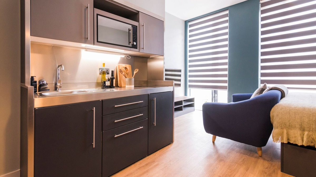 Remote control vision blinds, fitted out in studios for student accommodation.  We work on these projects frequently and love providing the finishing touches 👏

#blinds #studentaccommodation #studentlife #Studio #livingspace #constructionnews