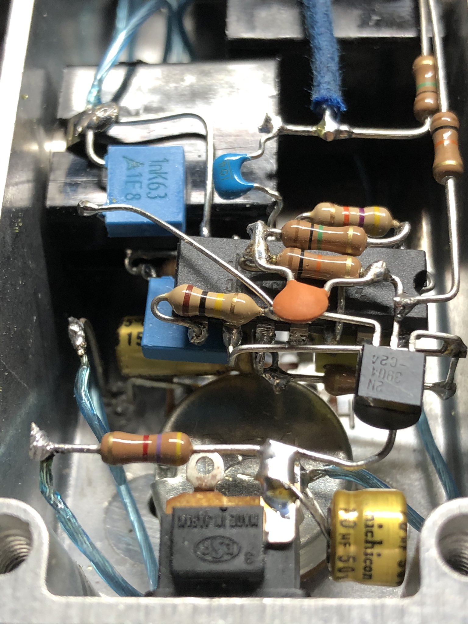 空中配線、ダウンオクターバー　ナスカ brass amplifier: 8月の '飛び道具' フリークショウ