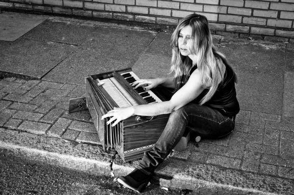 Listen again: Blind Dog Studio Presents | <a href="/MallyHarpaz/">Mally Harpaz</a> (Mar 9) mixcloud.com/camp_fr/blind-…