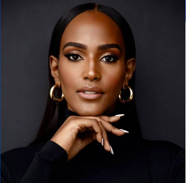 jegnaworks's tweet photo. Congratulations to the iconic, Ethiopia Habtemariam! 🇪🇹 Last week, she was promoted to Chairman and CEO of Motown Records.   

“I’m hoping this opens up the door for a lot more that happens for people that look like me."

#CEO #MotownRecords #Ethiopian #EthiopiaHabtermariam https://t.co/Ni1kbkZ963