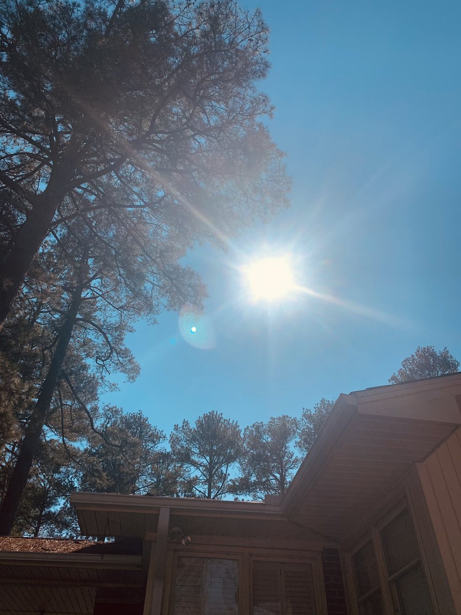 A.E. Escence tweet media