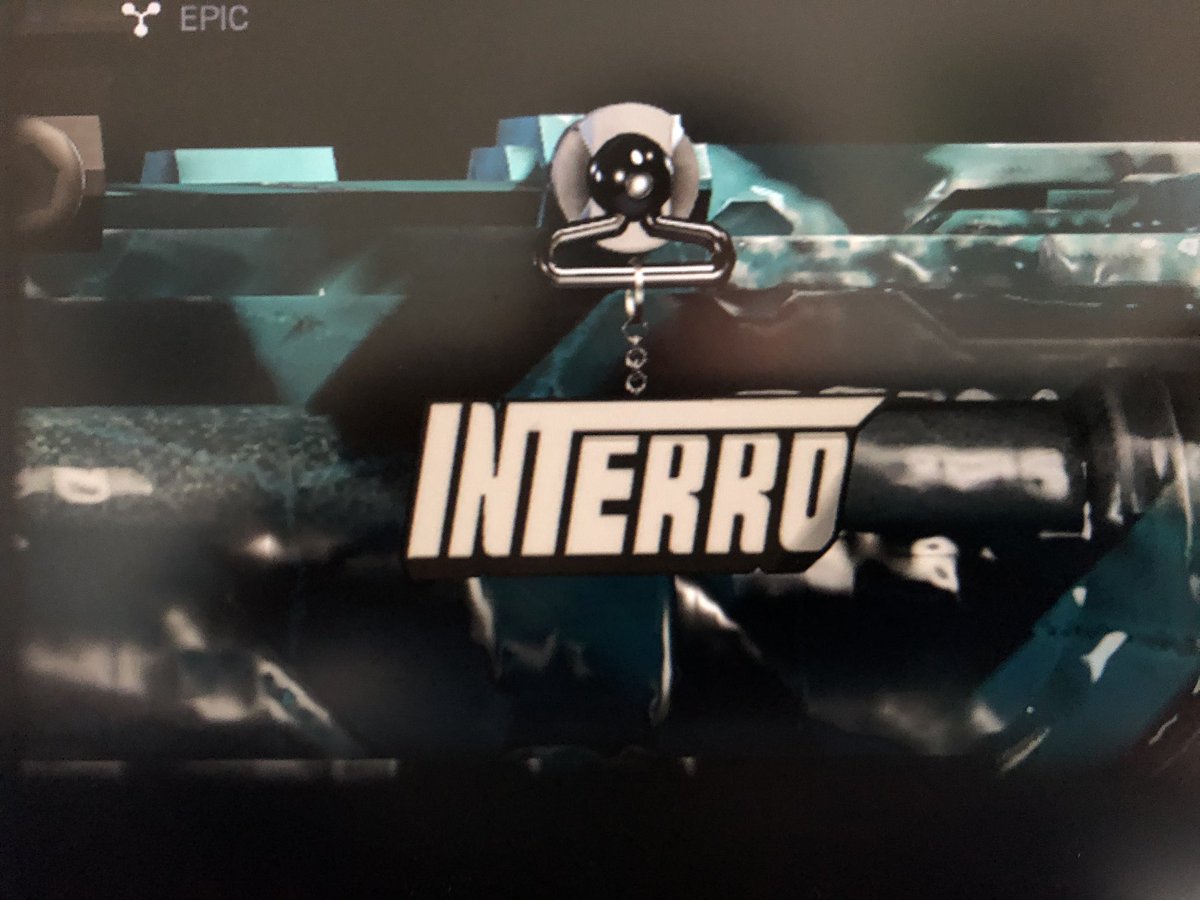 INTERROid's tweet image. Claimed my charm from the man himself, thank you so much Parker @INTERRO 💕💕💕