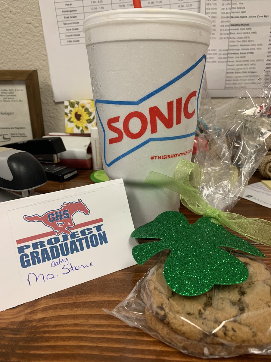 TESCStone's tweet photo. Thank you to my sweet student for a wonderful treat and thank you GCISD Project Graduation!! 😊☘️❤️ #TEStigers #GCISD https://t.co/H4PcpMraW1