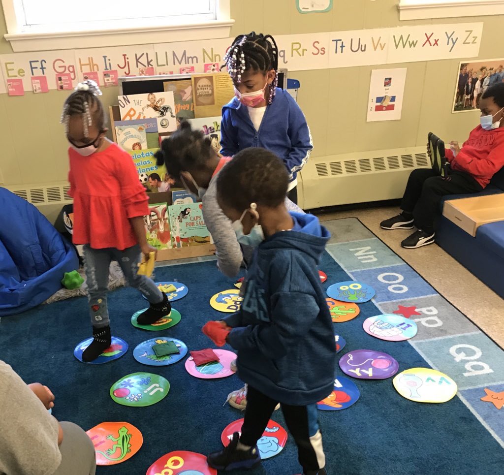 ChristinaSzaro's tweet image. My students are loving the balls study, especially the different gross motor activities! #PassionPurposeProductivity #nextlevelAPSD @Asbury_ParkSD @APSuperGray @Dr_LJackson @tiffanycrespo0 @Antonel1Shannon @class_little