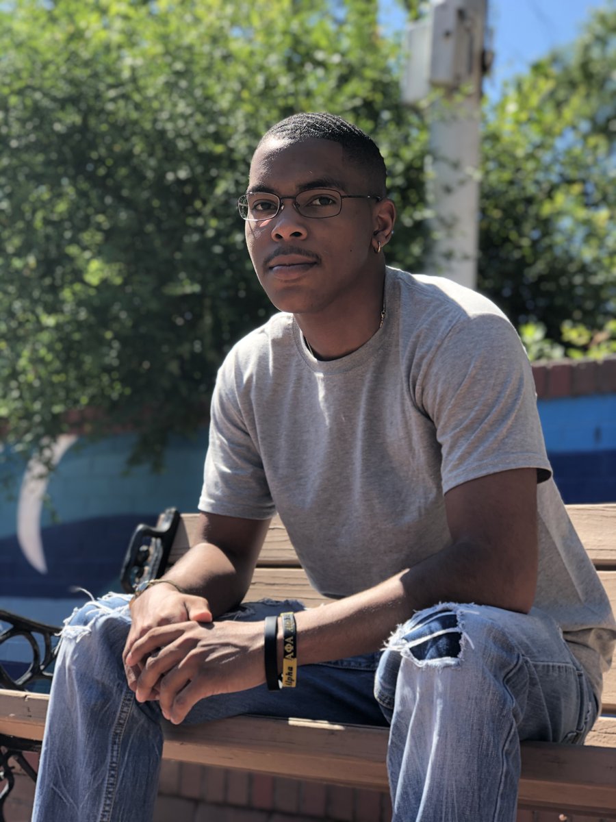 lynchburg's tweet photo. We’re proud of communication studies major/sport management minor TJ Harvey ’21, who’s landed a spot at New York University for an MS in sports business. Congrats! 🥳 #UniversityOfLynchburg #ClassOf2021 https://t.co/PrkfFPPRea
