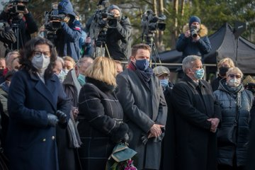 WitkorK's tweet photo. Czy za wybitną postacią Rafała Trzaskowskiego nie widzimy przypadkiem wybitnej wybitnej postaci prawomocnie skazanego na więzienie Józefa Piniora? O łamistrajku tramwajarce nawet nie wspominam. Ot, dobrana ekipa. https://t.co/yKNuy9rEvl