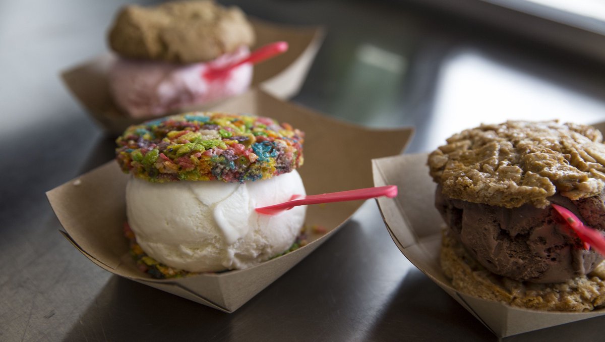RowanSCCA's tweet photo. Join SUP tomorrow from 6pm-9pm on the SC Back Patio as they give out FREE ice cream sandwiches from the Lexylicious food truck! Learn about upcoming SUP events, how to get involved, and so much more. Don't forget your Rowan ID & don't forget to #MaskUpProfs! https://t.co/0bYBb6B0S3