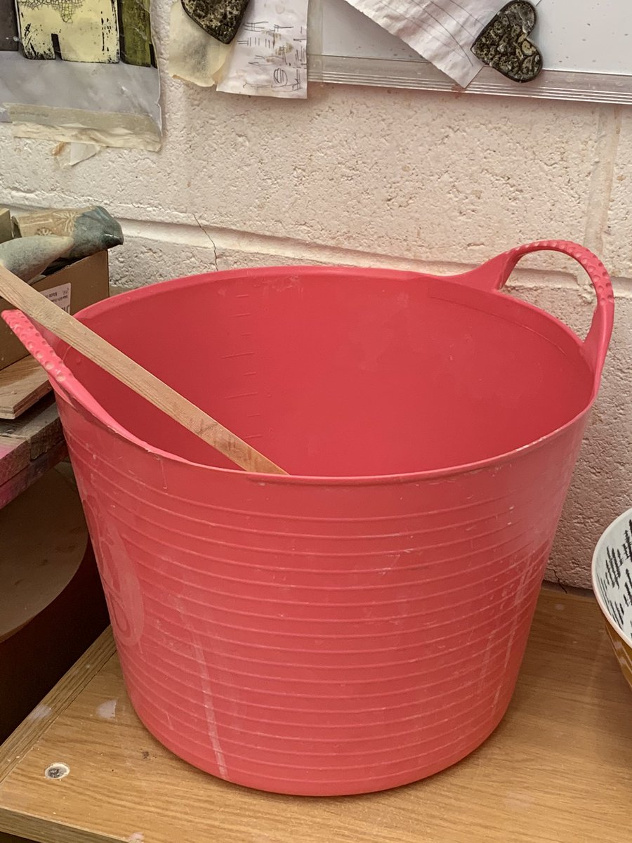 SE7Potter's tweet photo. Buckets of my day. Glazing is essentially a day of washing up. #bucketday #kilnLoading https://t.co/3vjDVfuuLM