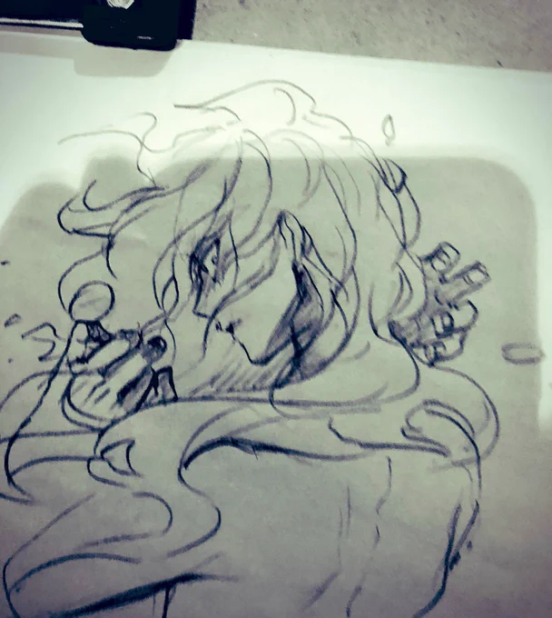 紙にラフを描くのが好きで、清書しないままいろいろ増えていく……… 