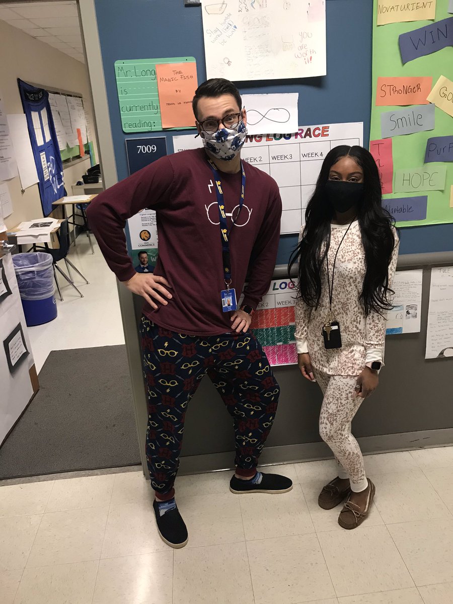 deZavalaMS's tweet photo. “Wake Up Wednesday”😴💙💛#springfeverweek https://t.co/dXjvfHNfQJ