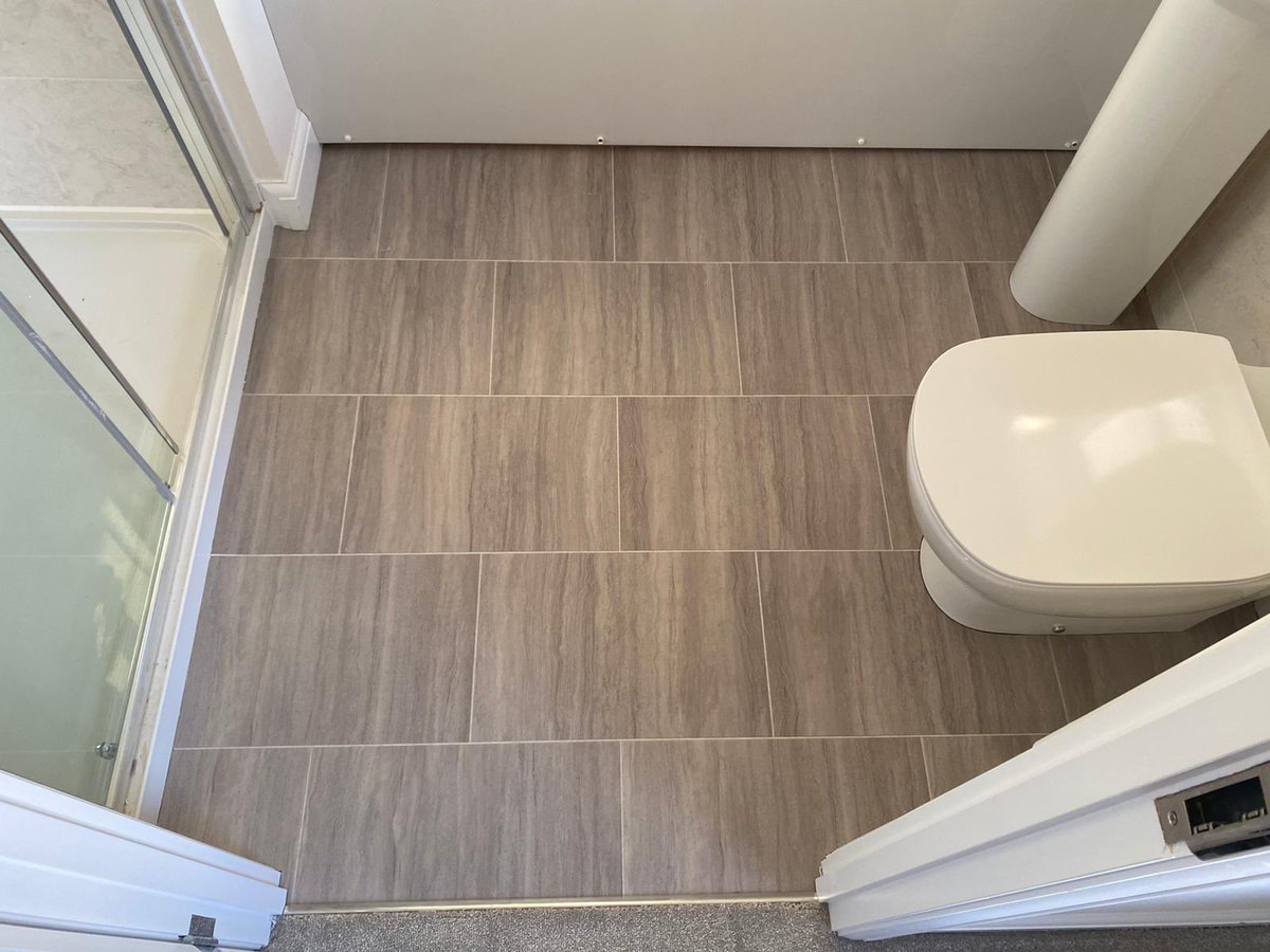 PhoenixFloorDev's tweet photo. Another professionally finished new build by our team.  Products used were @AmticoFlooring Nordic Oak and @AbingdonCarpets Embrace #flooring #northdevon #bideford #barnstaple #bude https://t.co/W8qYGT6HEF