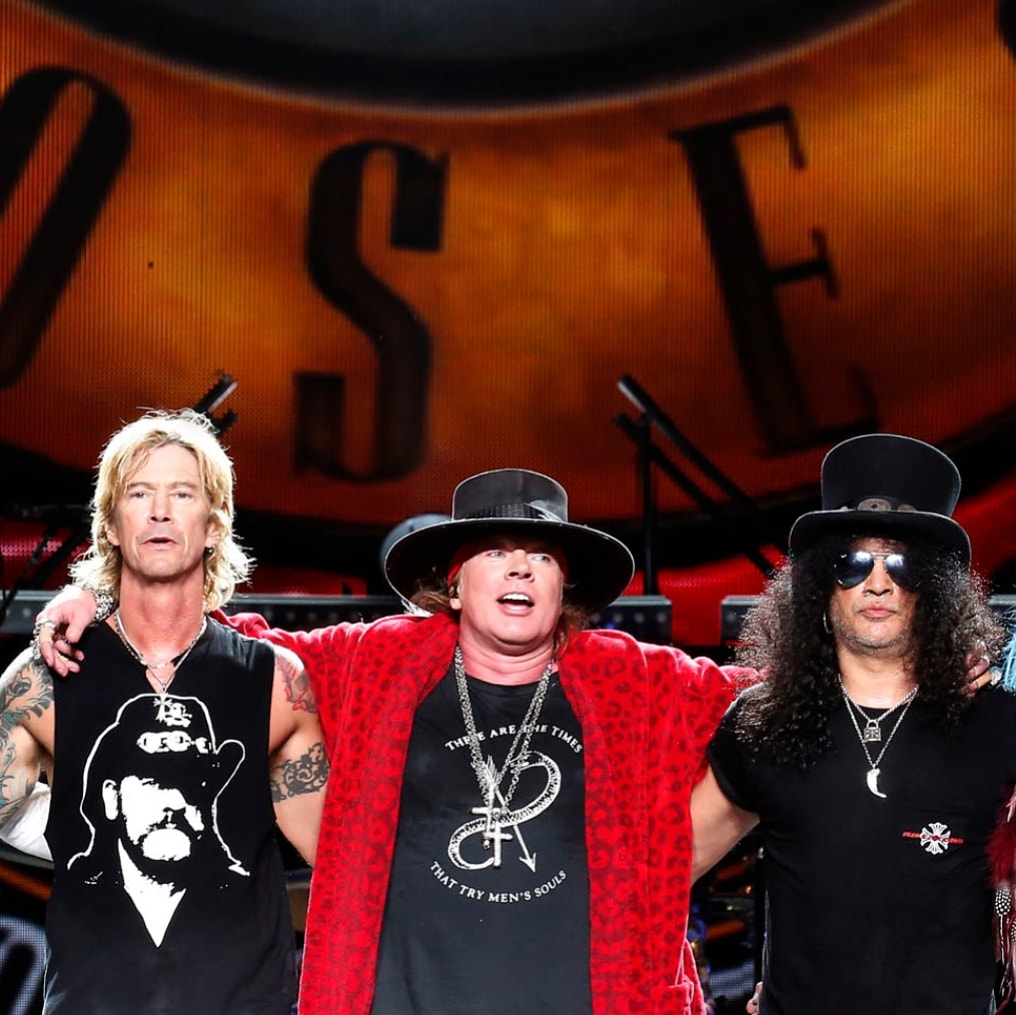 slashlegacyok's tweet photo. Not In This Lifetime Tour. 28/01/2017, Saitama Super Arena, Tokio, Japón, 📷 @yoshikahorita
.
#endoftheshow @gunsnroses #nitl #tokyo @DuffMcKagan @axlrose @Slash https://t.co/JaFd7iKof5