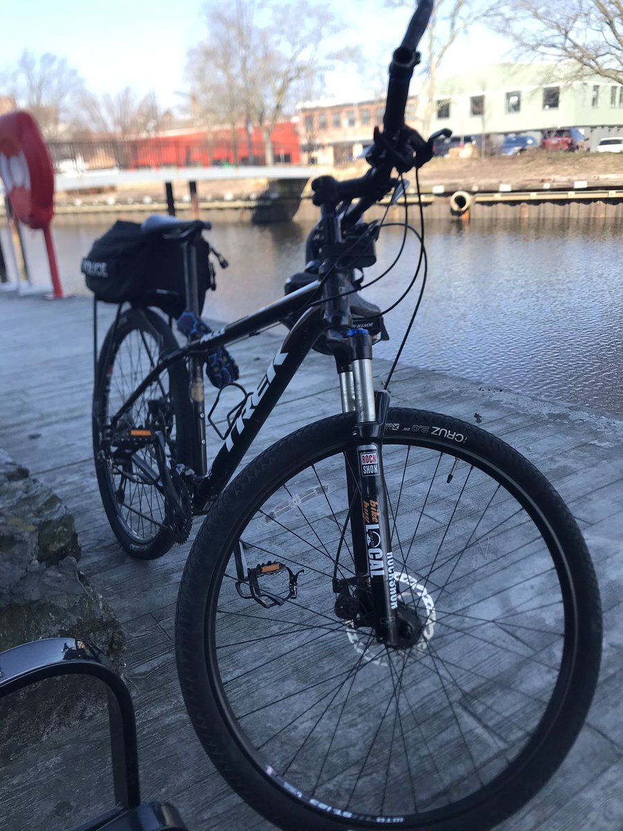 2ndGear109's tweet photo. Beautiful day for two wheels. https://t.co/b6qpjbvk0r