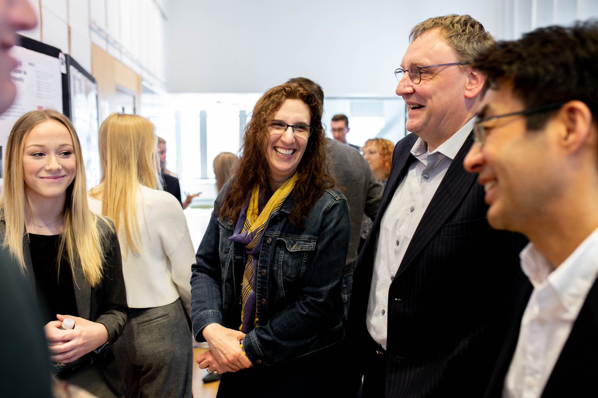 Gifts from alumni are dedicated to supporting our students and enhancing our curriculum. Our faculty and students are so grateful for the ongoing, committed support of our alumni to the educational mission of the department and the college. #GivingBlueday

givingblueday.org/o/university-o…