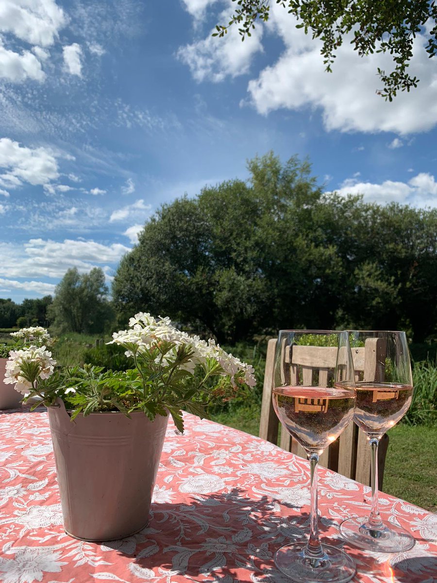 Wine Utopia tweet media