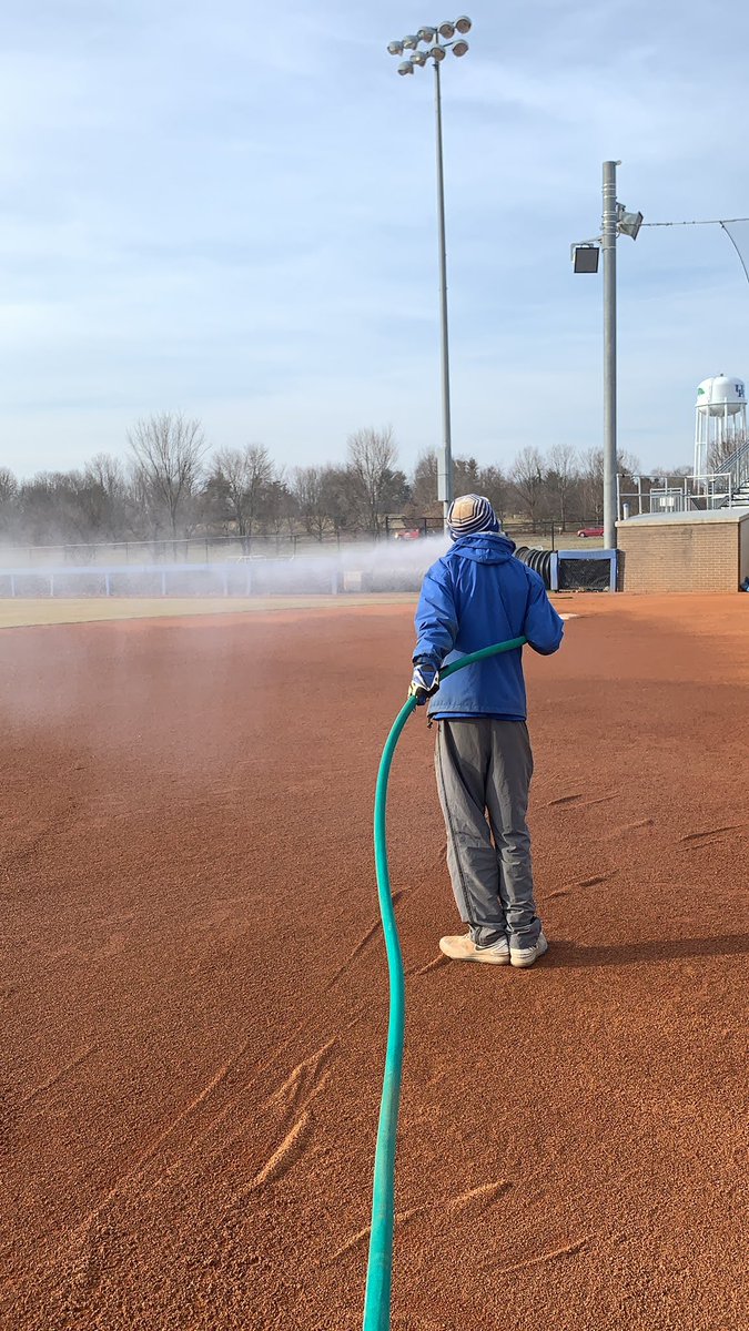 FieldExperts's tweet photo. Spring is coming. 

Warmer weather and spring sports are just around the corner in many areas of the country. Tag us in your photos to show how your preparing for the upcoming season! https://t.co/ZACuab4pUA