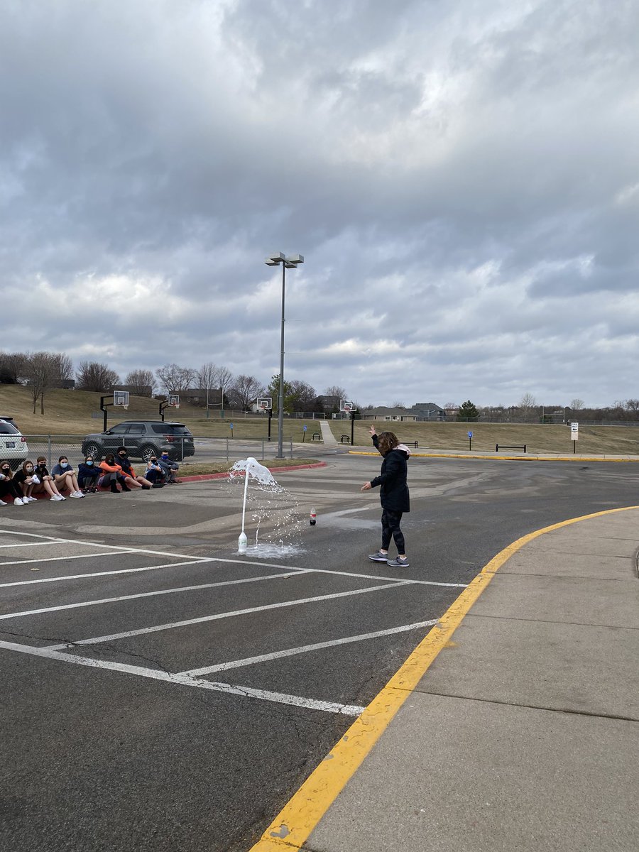 Nice weather calls for a fun outdoor experiment! 7th grade <a href="/mps_russell/">Russell Middle</a> students observed the classic mentos and soda reaction. The addition of mentos to the soda allows carbon dioxide bubbles to rapidly form, creating an eruption! <a href="/MrsClaybourne/">Ms. Claybourne</a> <a href="/MsHenderson_RMS/">Lizzy Henderson</a> #proud2bMPS
