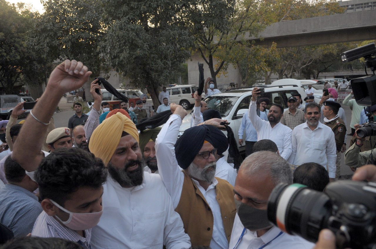 Days after Shiromani Akali Dal raised voice in support of farmers outside Haryana Assembly, FIR registered against SAD MLAs including Bikram Singh Majithia, Sharanjit Singh Dhillon.