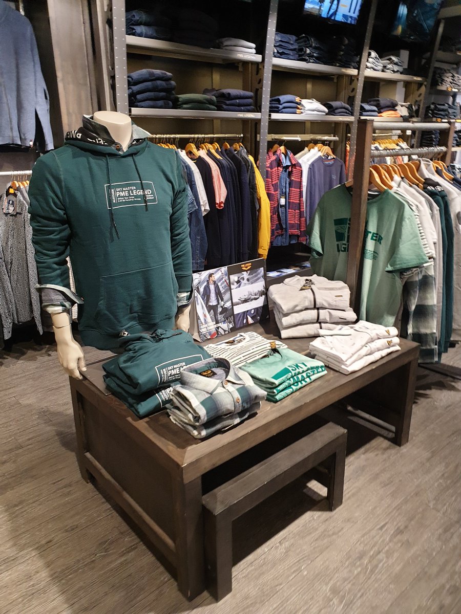 JaapsJeans's tweet photo. NEW NEW NEW! ✨

We hebben weer zoveel leuke, nieuwe dingen bij ons in de winkel voor dames, heren en ook voor kids! Wil je lekker bij ons shoppen? Maak een afspraak en kom gezellig bij ons langs! Je kunt een afspraak maken door te bellen, mailen of een DM te sturen! �� #totsnel https://t.co/XhYiHlWD2D