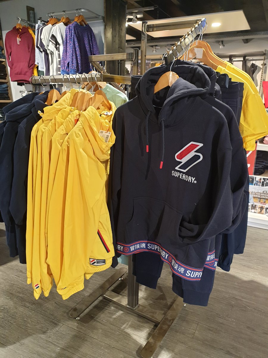 JaapsJeans's tweet photo. NEW NEW NEW! ✨

We hebben weer zoveel leuke, nieuwe dingen bij ons in de winkel voor dames, heren en ook voor kids! Wil je lekker bij ons shoppen? Maak een afspraak en kom gezellig bij ons langs! Je kunt een afspraak maken door te bellen, mailen of een DM te sturen! �� #totsnel https://t.co/XhYiHlWD2D