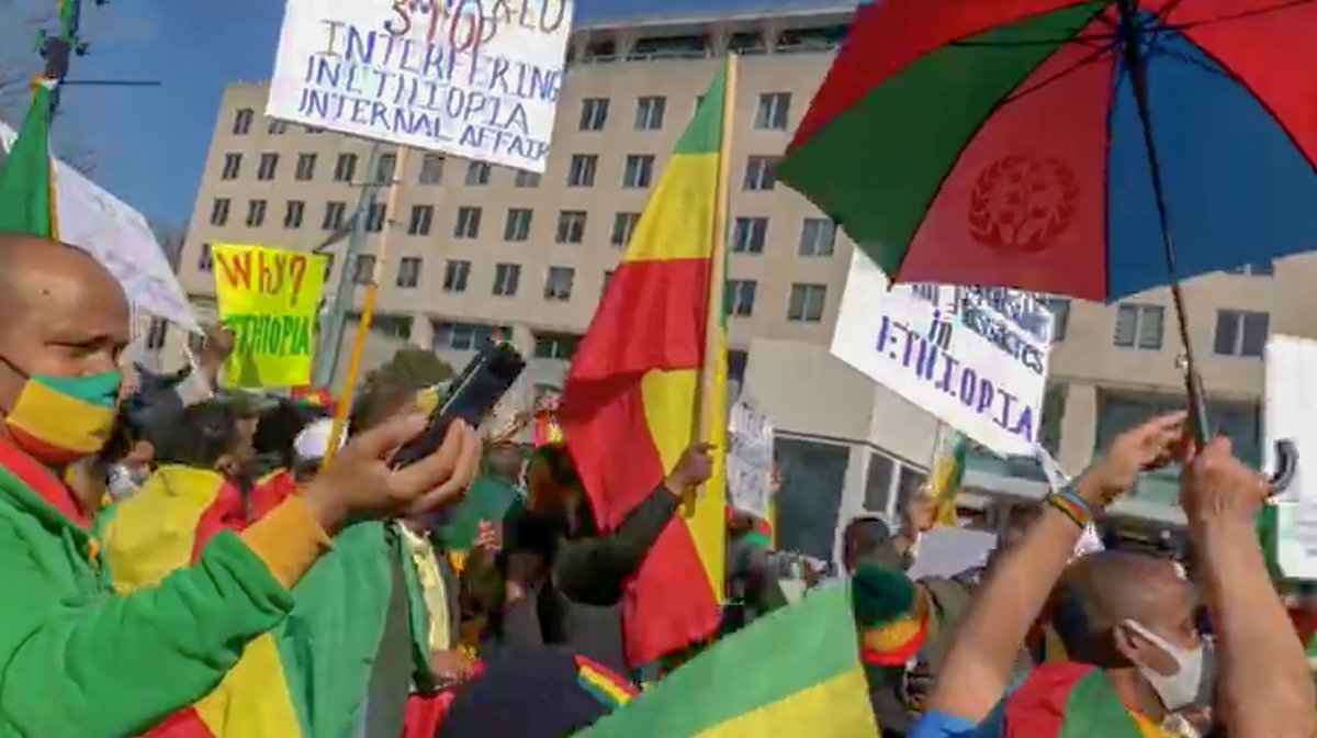GhideonMusa's tweet photo. Thousands of Ethiopians and Eritreans in the U.S. are demonstrating in Washington DC against distortion of information, defamations and war mongering by #TPLF and their foreign sponsors. #Ethiopia #Eritrea #TPLFLies #TPLFStartedTheWar https://t.co/32HrmQjsRF