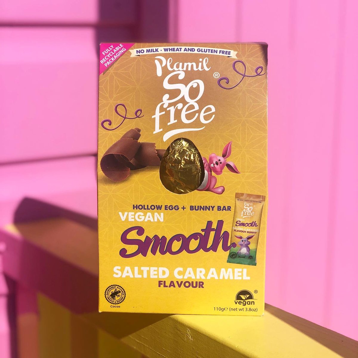 Say hello to our brand new Salted Caramel flavour Easter egg! Plus it comes with an added bunny bar! 🙌💛🐰💕 

#vegan #chocolate #easter #easteregg #veganeaster #freefrom #dairyfree
