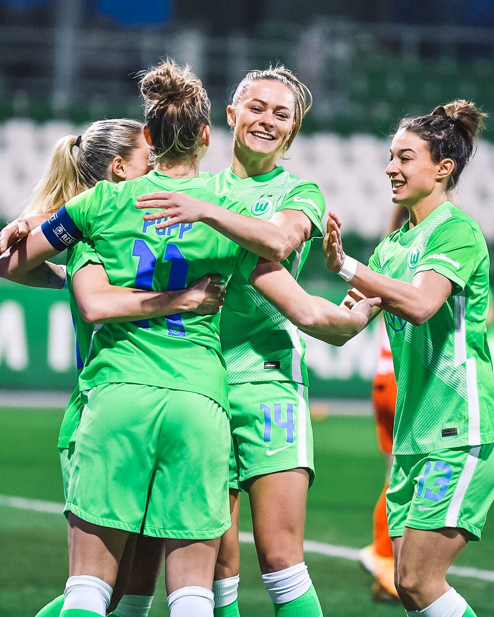 Sp_Bundesliga's tweet photo. Las chicas del #Wolfsburg se clasificaron para la siguiente ronda de la #UWCL tras imponerse ante el #LSKKvinner 🇳🇴 por 0-2, con goles de Pia-Sophie Wolter e Ingrid Syrstad Engen (ex jugadora del #LSK). https://t.co/3MtvAwBUw5