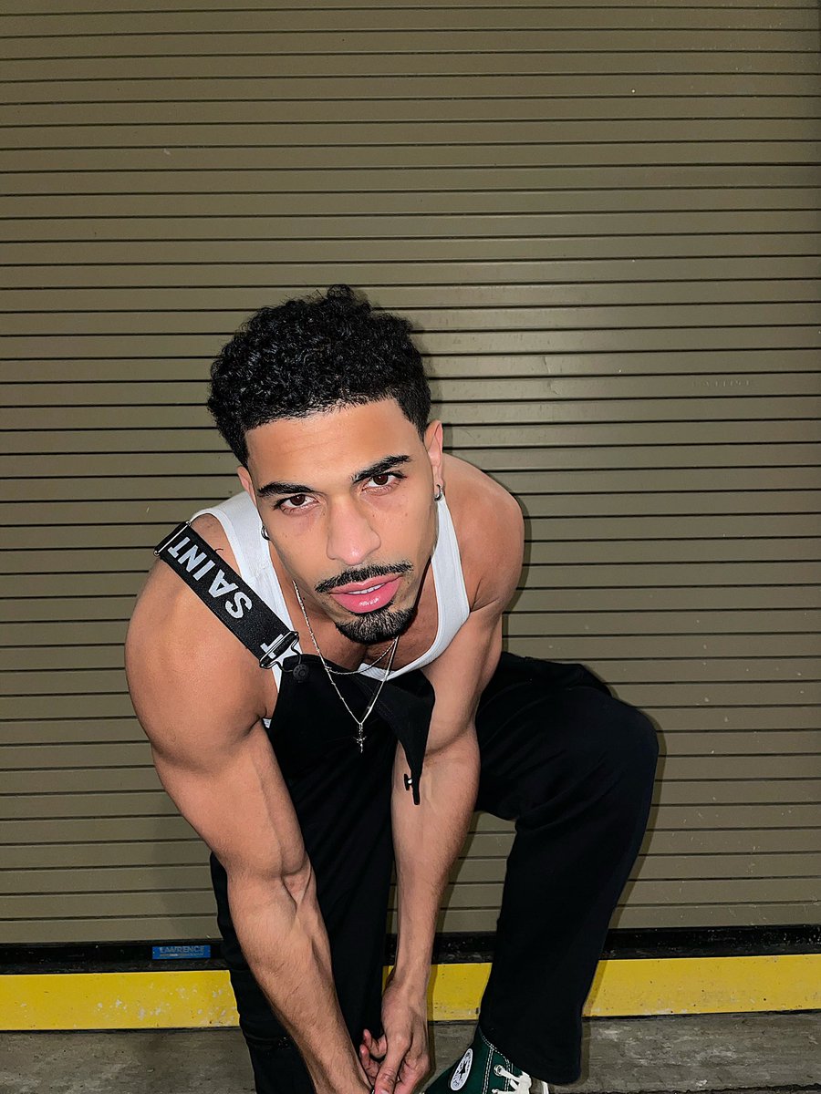 hugodalmonte's tweet image. hi i’m bisexual