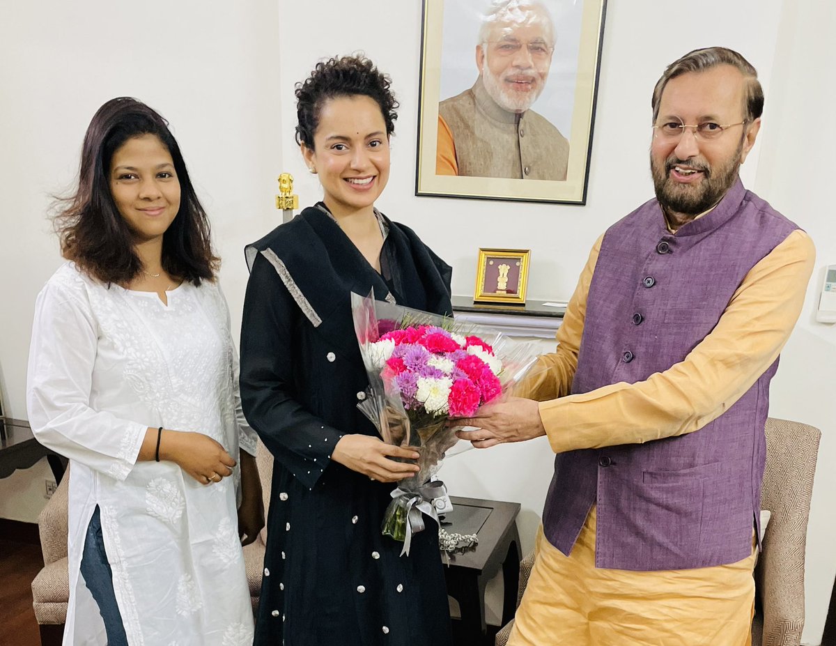 Today after the shoot got an opportunity to meet Honourable Minister Shri @PrakashJavdekar ji, discussed various issues especially discrimination against women and outsiders in the film Industry. Thank you for your compassion, insight and guidance sir 🙏