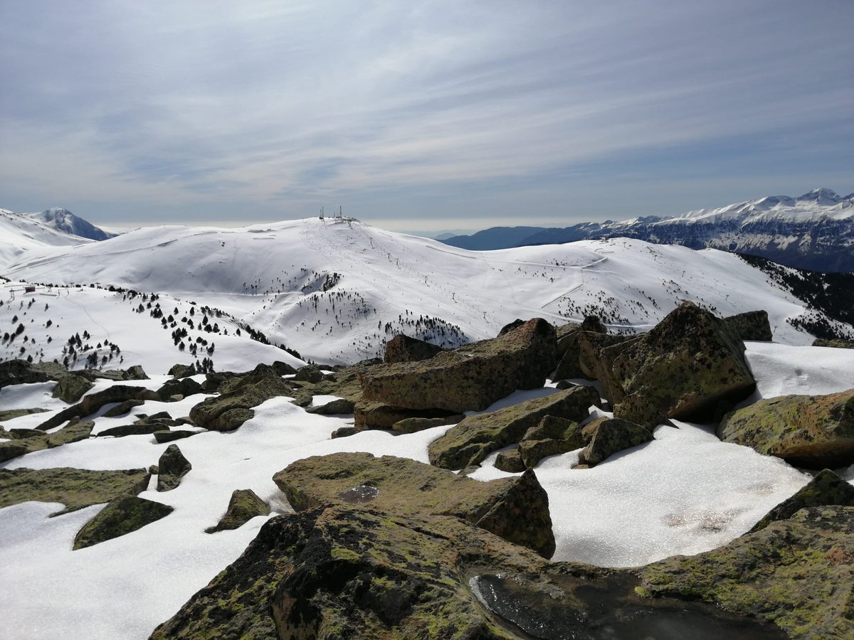 ¡Como está #Cerler! Imágenes de hoy. 
Gracias Eva Zarzuelo 
.
.
.
#pirineos #pirineo #valledebenasque #ski #lastima