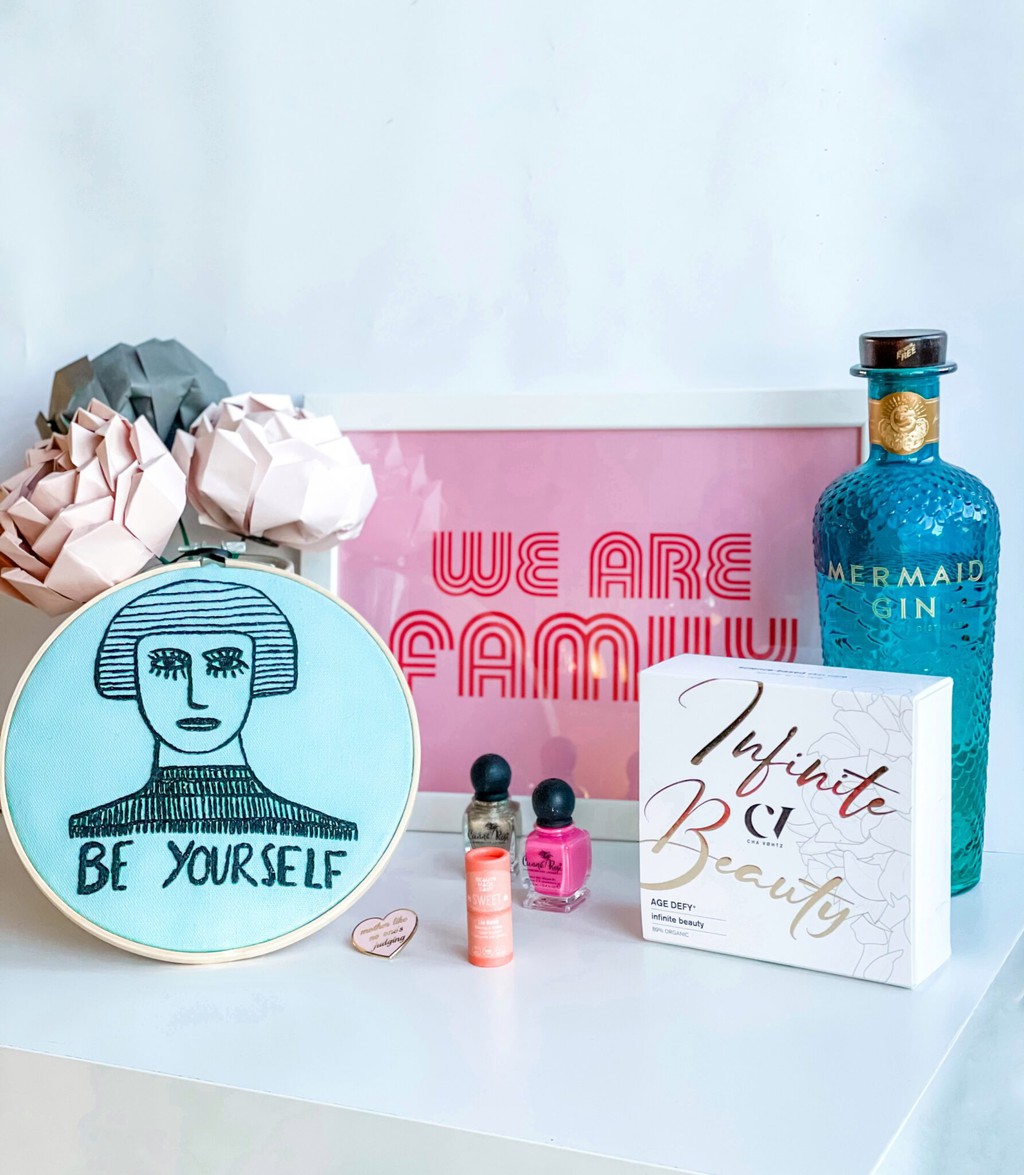 PinksCharming's tweet image. {Ad-some PR samples} Looking for Mother's Day gift inspiration? Check out my Mother's Day gift ideas eco-conscious mums will love from @greenpeopleUK @diskokidsstore @origami_est @ciennarosenails @noctuorganic @withnarrative @thoughtclothing
▸ lttr.ai/eAWc