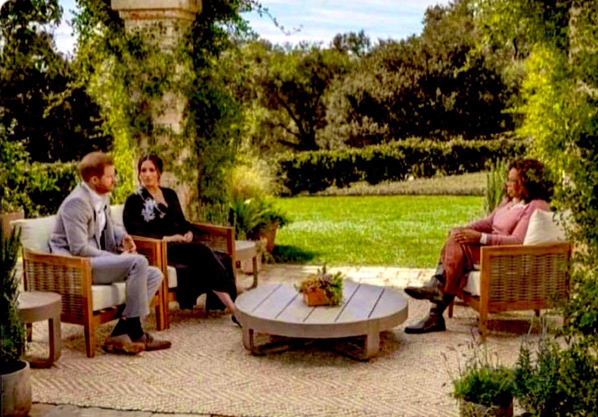2LarryJohnson7's tweet photo. Billionaire interviews Millionaire Royals to discuss the racial discrimination of their white child. 

Yes. https://t.co/q9NY52iWDQ