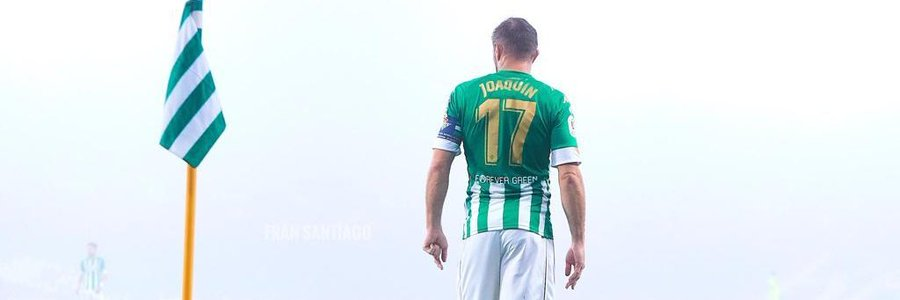 danielgilperez's tweet photo. @joaquinarte va a cumplir 40 años este verano. Regresó al Betis en 2015, hace ya seis temporadas. Según muchos venía a jubilarse. En esta segunda etapa verdiblanca ha jugado 197 partidos en los que ha marcado 27 goles y ha dado 27 asistencias. Es leyenda viva del beticismo. https://t.co/zOeZcbdven