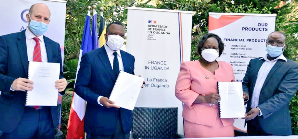 FrenchEmbassyUg's tweet photo. Enhancing #access to #credit for #agricultural productivity in #rural Uganda 🇺🇬.
@AFD_en signs a 2.4 million€ concessional loan and 500,000€ capacity-building #grant with #Soluti Finance East Africa.
@JaAniambossou @AFD_France @RiouxRemy @francediplo_EN @MirembeSerukka https://t.co/FgG0xnkvmB