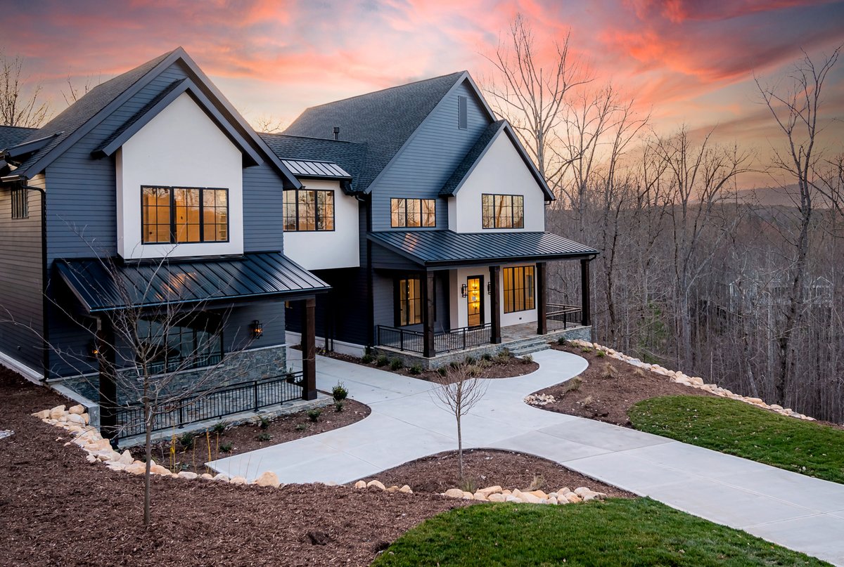 A sneak preview of our newly completed Bold custom home in Governors Club! The full album of interior and exterior photos will be on our website soon for you to check out. We're so excited to show you all of the unique features of this custom home! buildboldnc.com