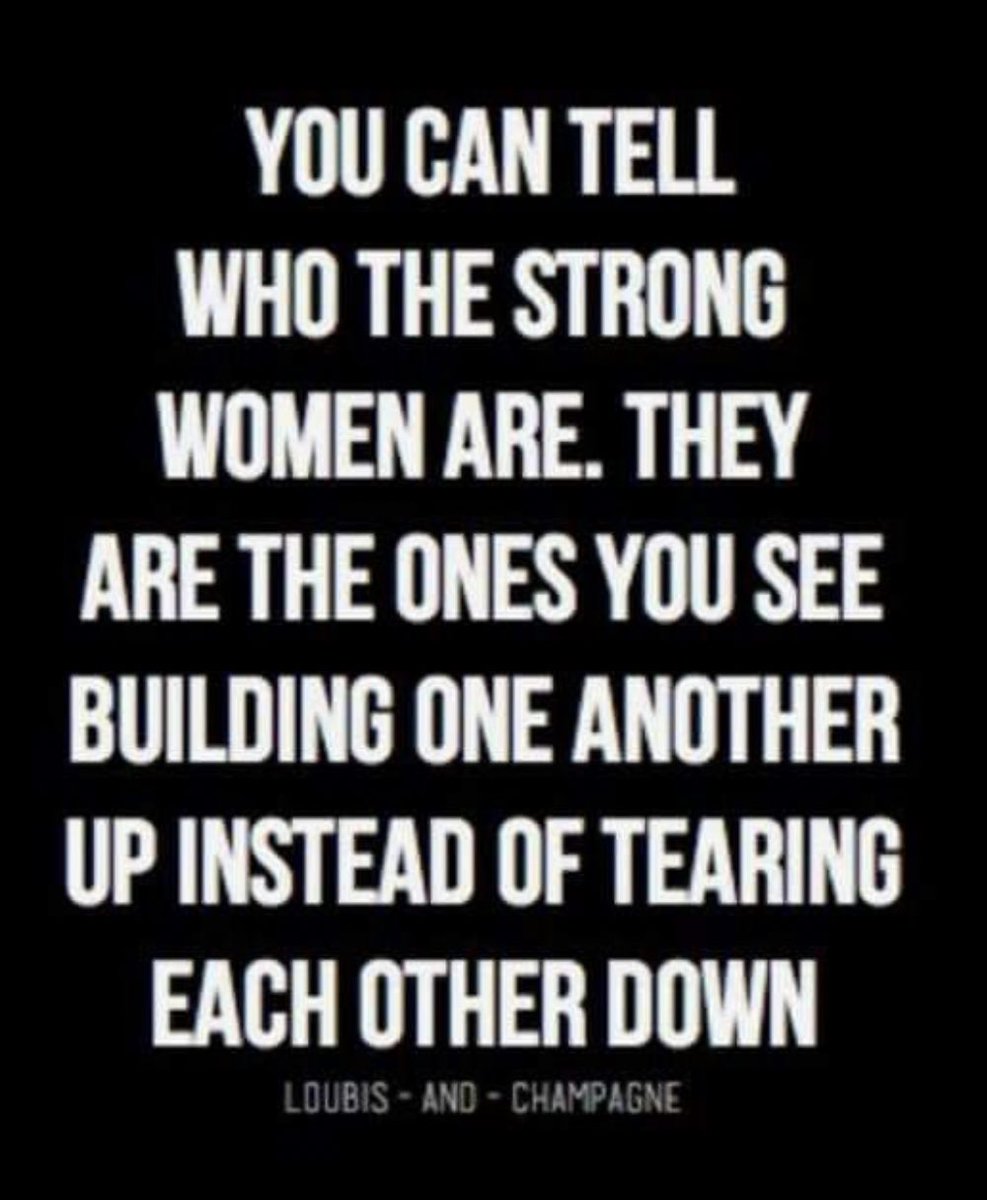 AlexaBliss_WWE's tweet image. Confident &amp;amp; successful Women Don’t need to belittle others to make themselves feel more important. 👑 #buildEachotherUp #WorkTogether #WorkForIt #WomenSupportingWomen