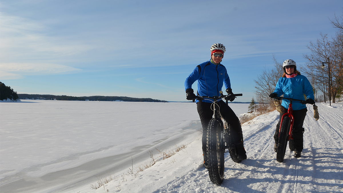 Warmer temperatures are on the horizon, but there's still time for a ride or two! 
.
.
#bikecottagecountry #fatbike #parrysound