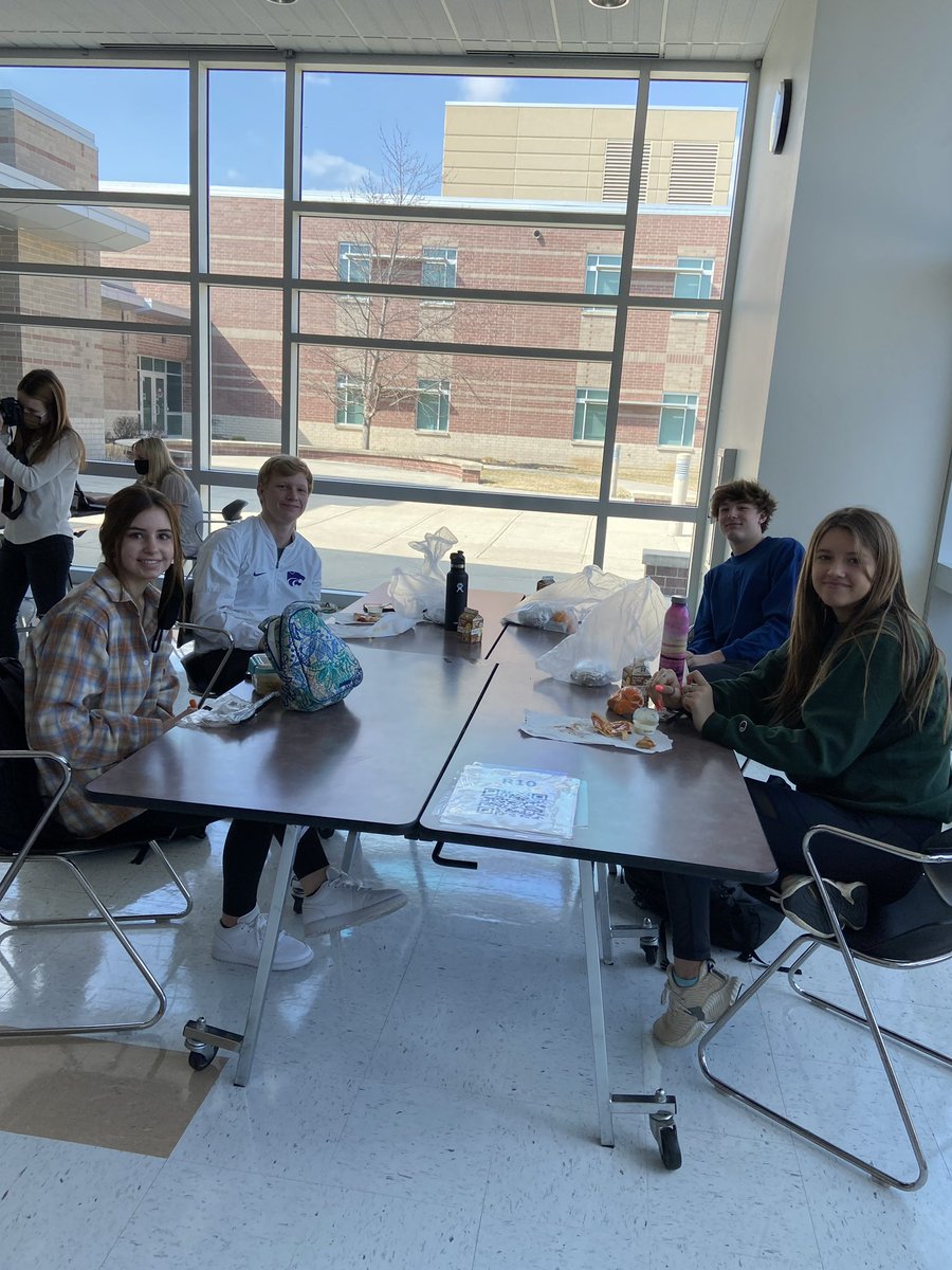 KkaestnerONW's tweet photo. Our Interpersonal Skills Class earned a #pizzaparty for their amazing efforts in the Inclusion Escape room last week! These Ravens are leading the way educating our community in the importance of  #inclusion for ALL. Thanks @PapaJohns in Olathe for donating some Pizza, SO GOOD! https://t.co/XmxwdU1ufv